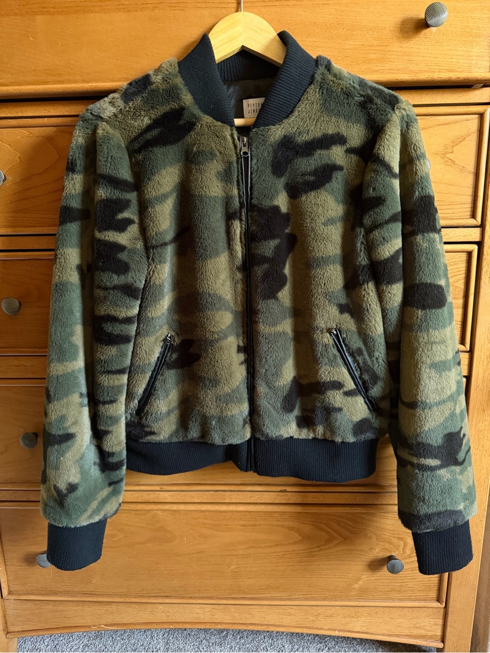 Peyton Jensen Green & Black Camouflage Faux Fur Fuzzy Sherpa Bomber Jacket Large
